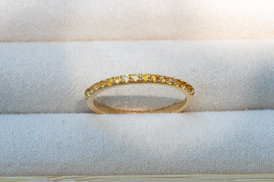 Half Eternity Mandarin Granat Ring aus Gold