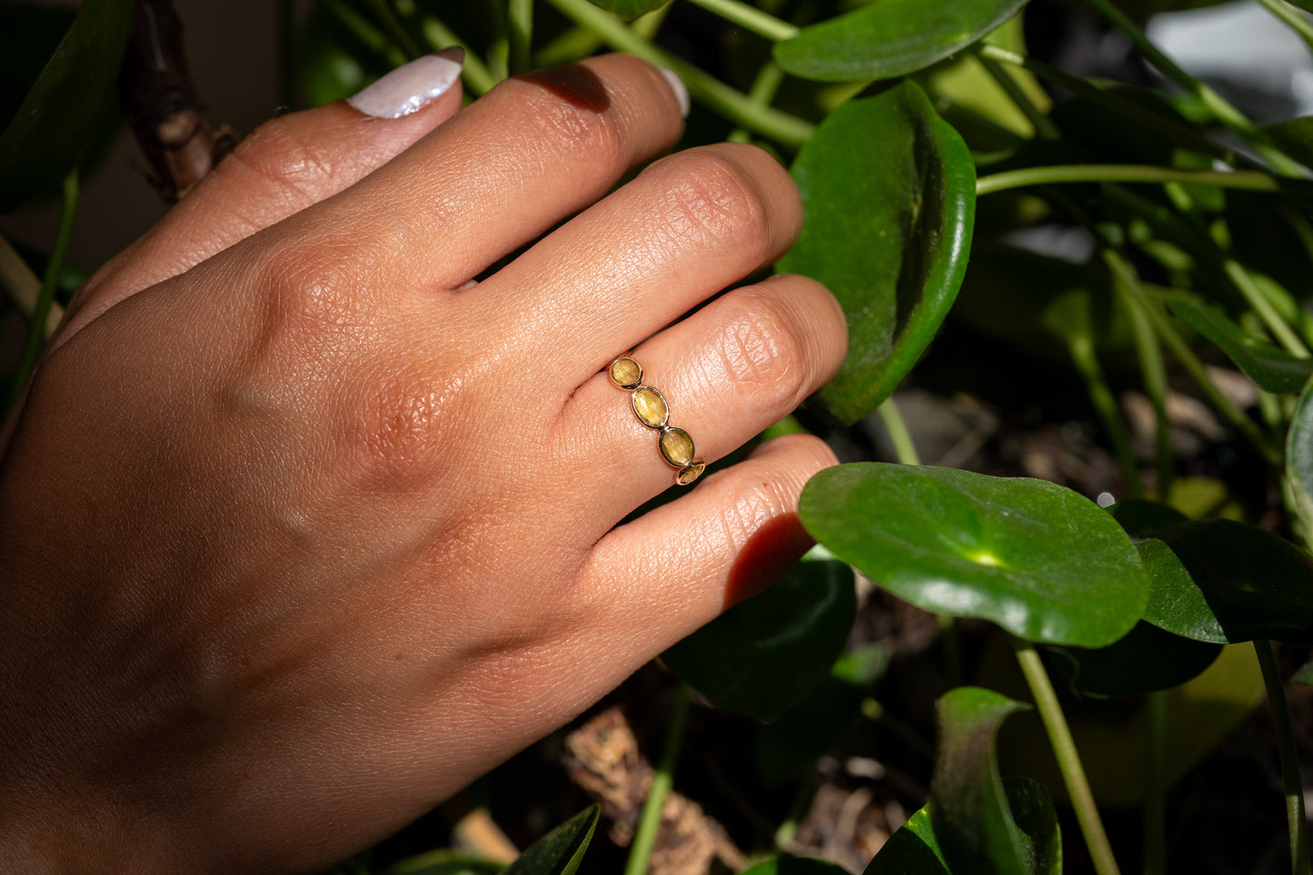 Peridot Eternity Ring aus Gold