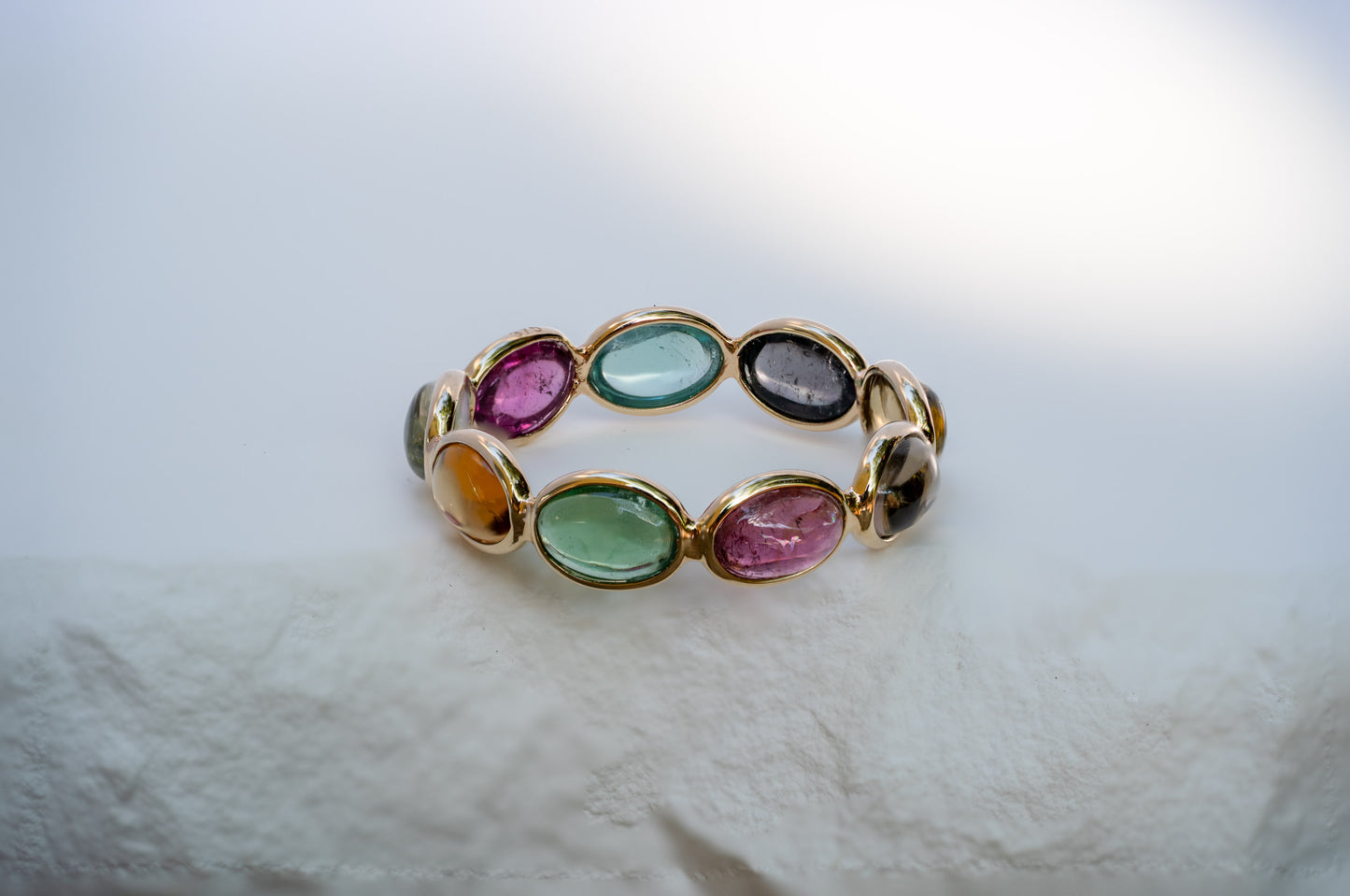 Multicolor Turmalin Eternity Ring aus Gold